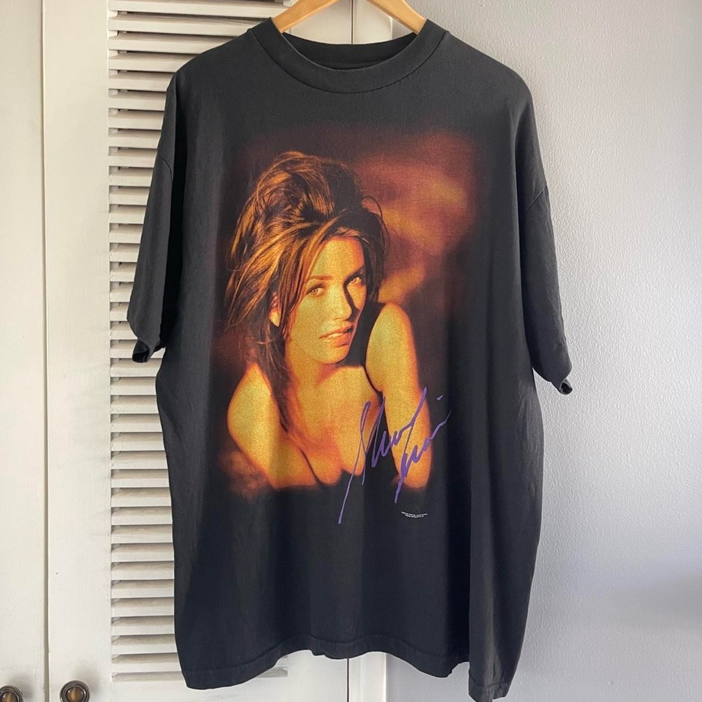 Vintage 1998 Shania Twain Portrait Polygram T-shirt